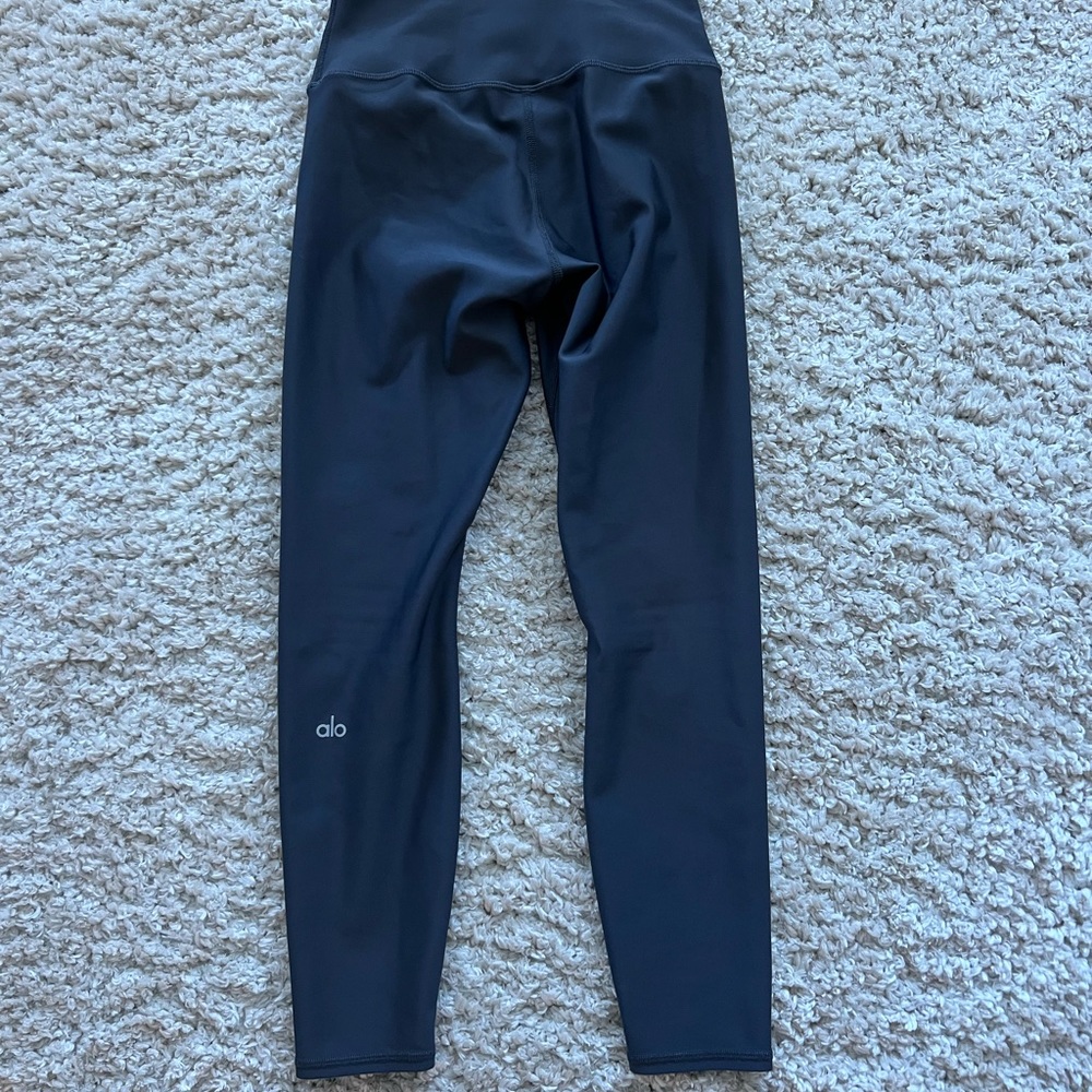 Alo yoga leggings anthracite grey, high waisted , size small good condition